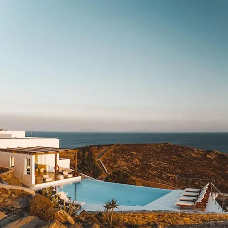 On The Rocks - The Main House - Serviced *