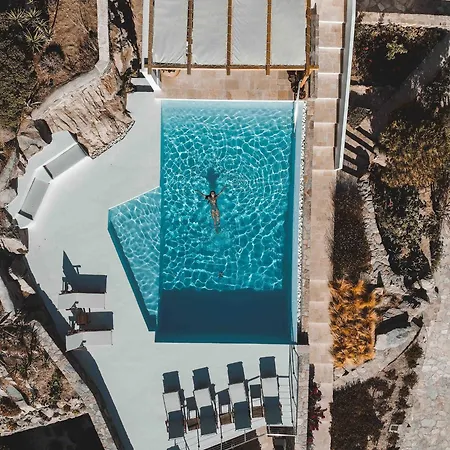 Landhaus On The Rocks - The Main House - Serviced Chora