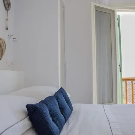 Landhaus On The Rocks - The Main House - Serviced *