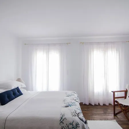 Landhaus On The Rocks - The Main House - Serviced Chora