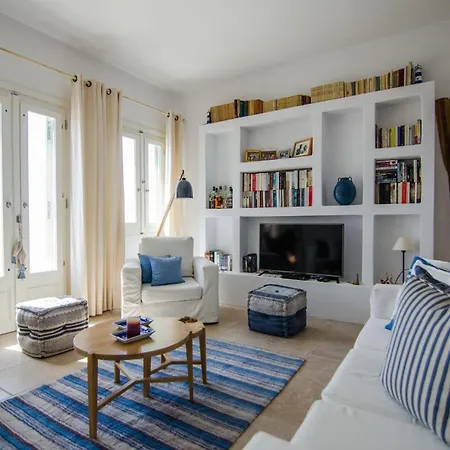 Landhaus On The Rocks - The Main House - Serviced *