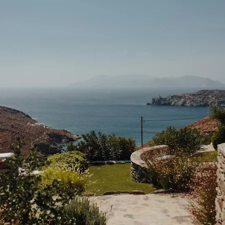 On The Rocks - The Main House - Serviced