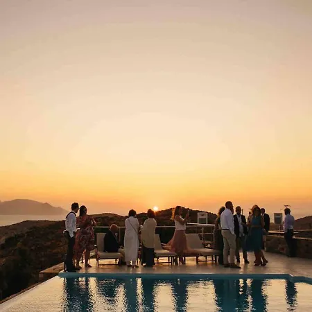 On The Rocks - The Main House - Serviced *
