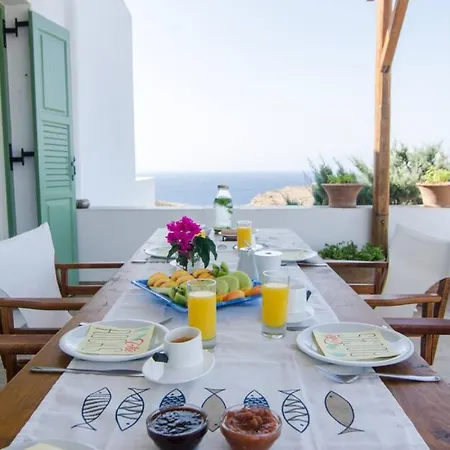 On The Rocks - The Main House - Serviced Landhaus Chora